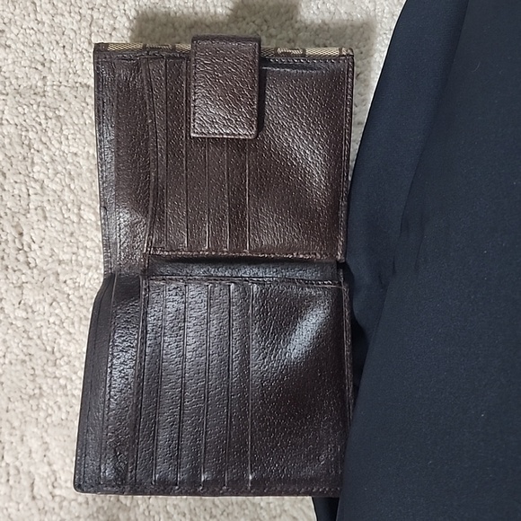 Authentic Gucci Wallet - Picture 4 of 8